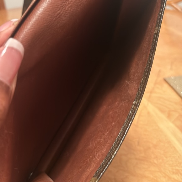 Louis Vuitton Pouch - Picture 6 of 10